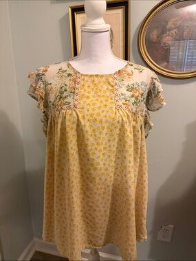 entro Yellow Floral Ruffle Sleeve Blouse